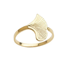 Bague Anthéia - bague ouverte feuille ginkgo ciselée dorée 14k sur fond blanc - LELIEGE