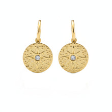 Boucles d'Oreilles Octavia - mini créoles dorées pendentif étoile en relief cœur zirconium sur fond blanc - LELIEGE